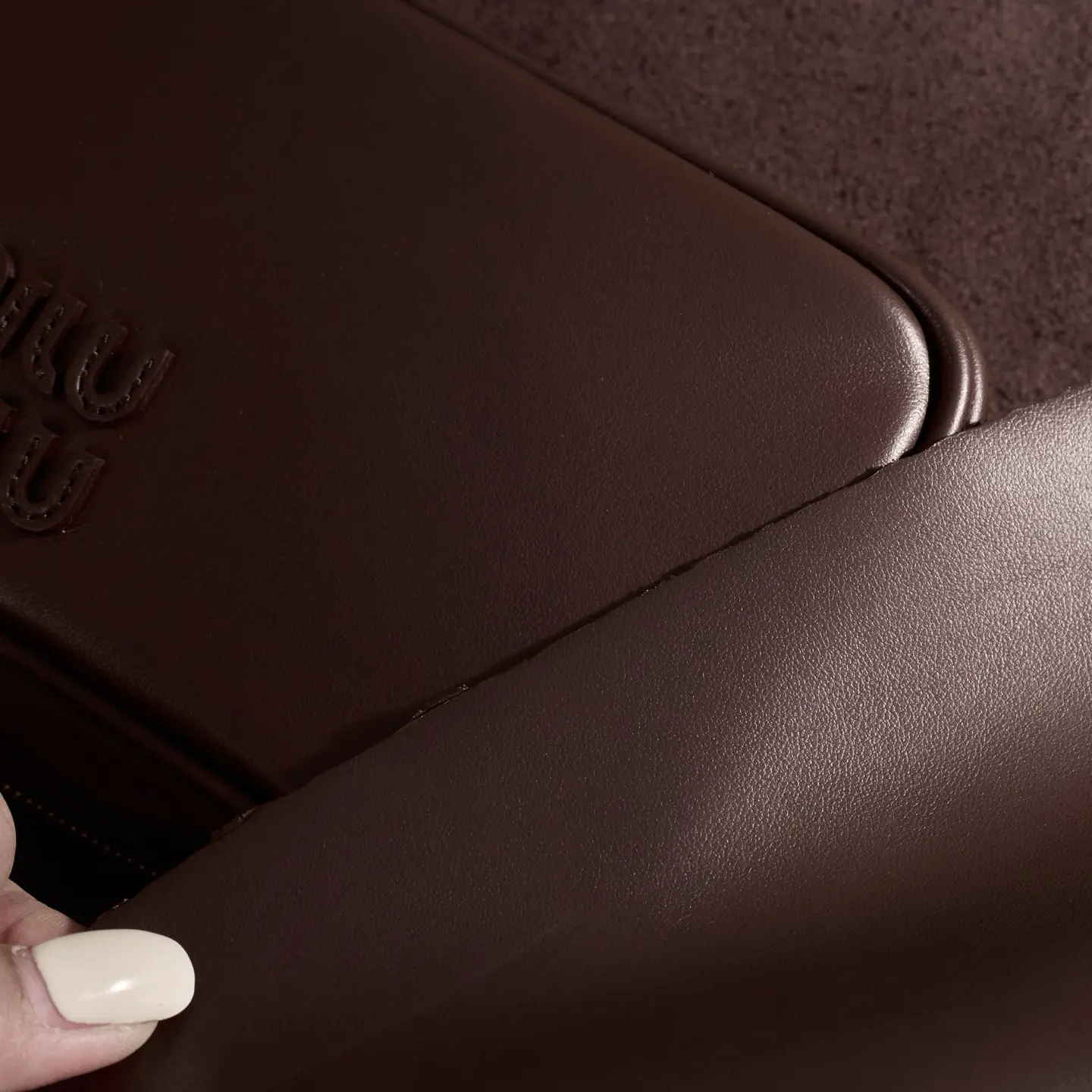 MIUMIU 25FW Leather Pouch - Image 4